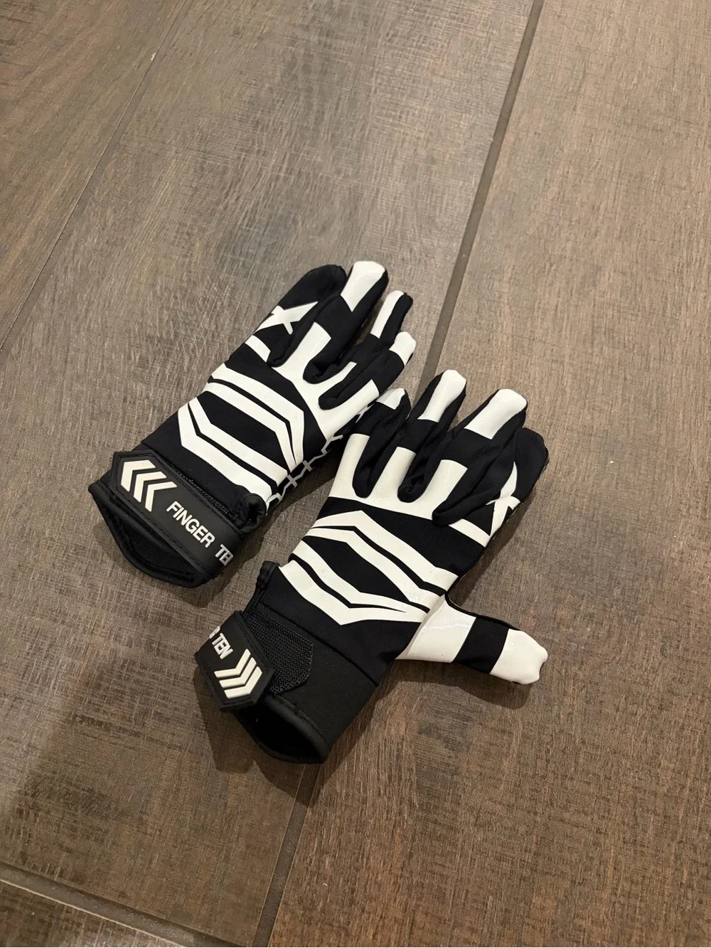 Black and White Little Boys Performance Gloves Flag Football xsmall